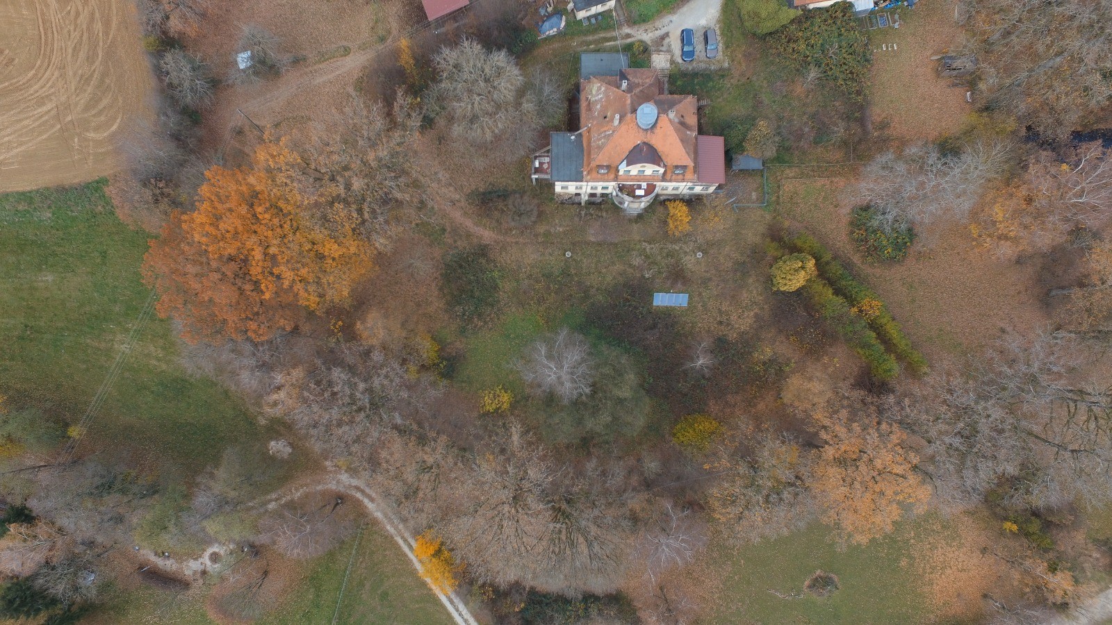 Luftbild der Villa Schönberg und Umgebung